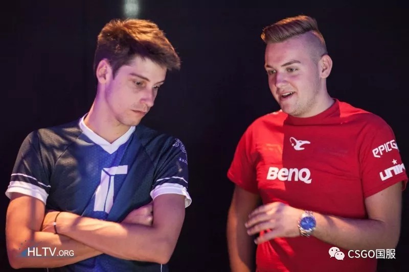 汤圆狼母梦孔大家齐不如玩滑板鞋，加入时代青年联盟TT来击败 Royal Never Give Up