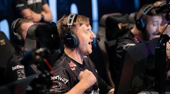 LCK记者爆料T1泄露粉丝专属会员内容：CEO还曾发文挑逗Oner