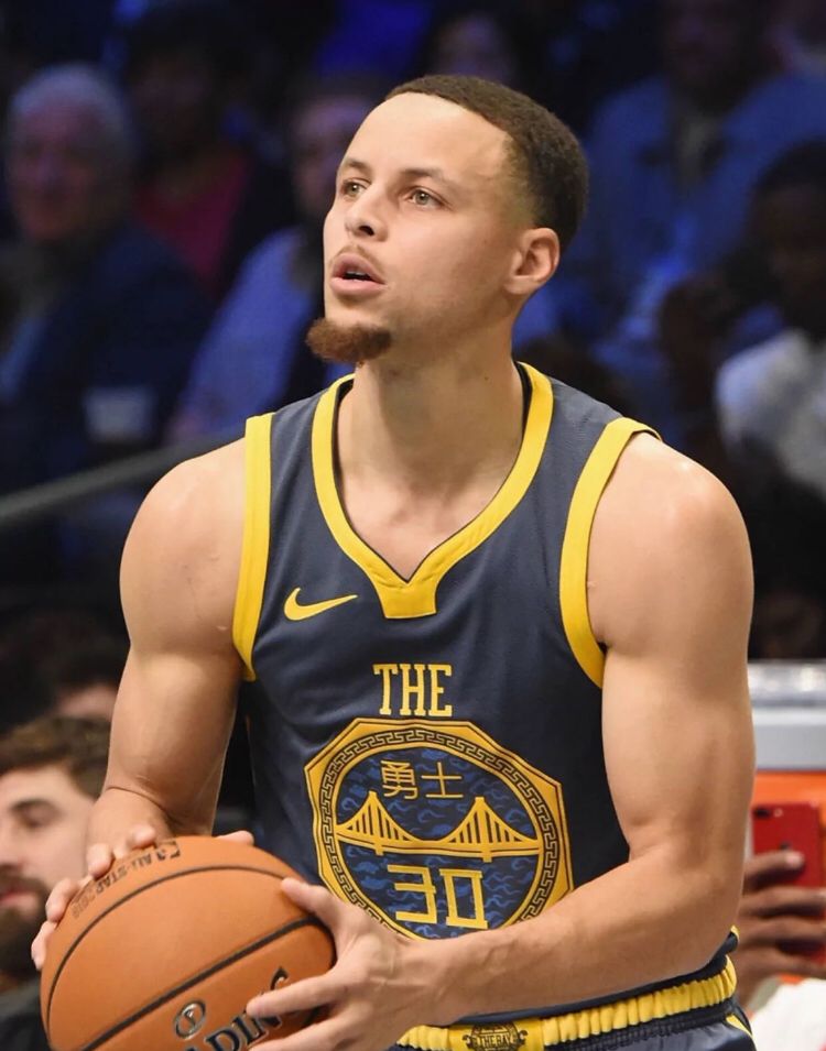 季前人们